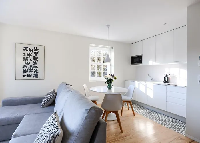 Blue House - Parking *