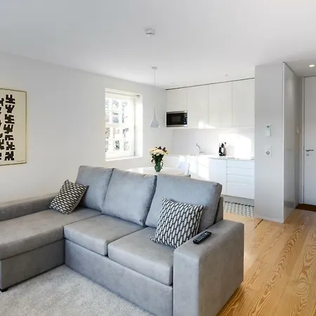 Blue House - Parking