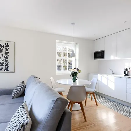 Blue House - Parking *