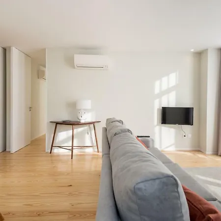 Blue House - Parking