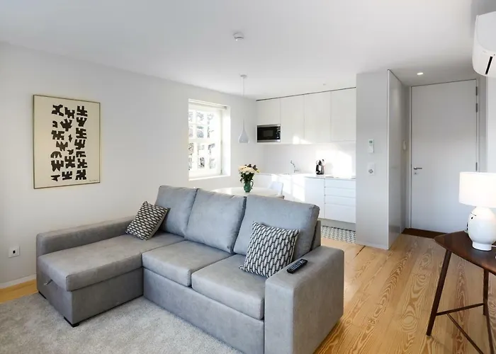 Blue House - Parking