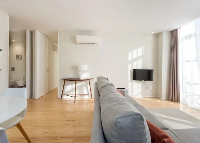 Blue House - Parking